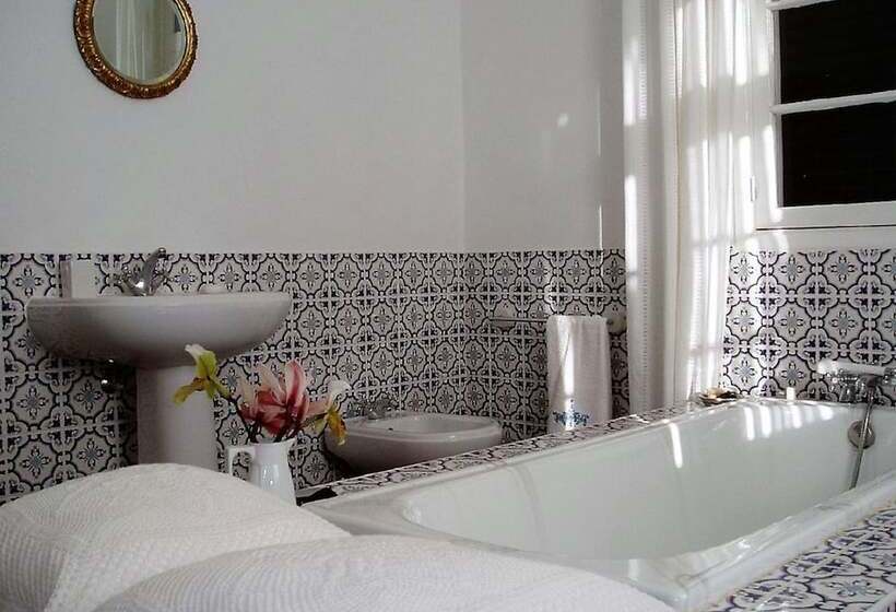 Old Post Office House   Etc Madeira