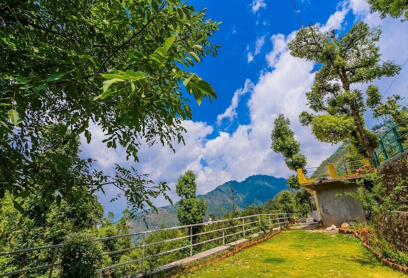 Oyo 14137 Home Valley Studio Kempty Road