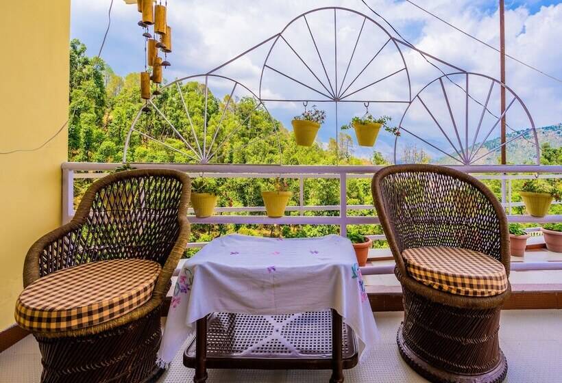 Oyo 14137 Home Valley Studio Kempty Road