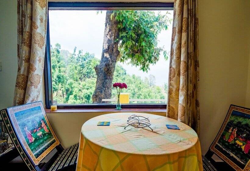 Oyo 14137 Home Valley Studio Kempty Road