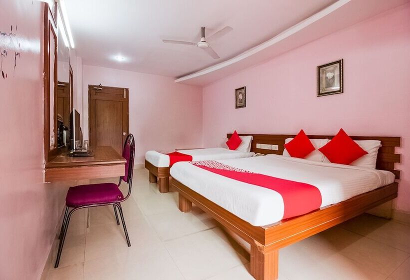 Oyo 737 Hotel Manny S Palace