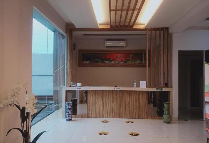 Oyo 90102 Edotel By Dbest Hospitality