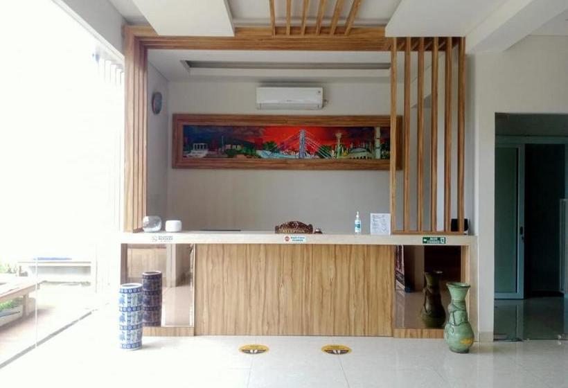 Oyo 90102 Edotel By Dbest Hospitality