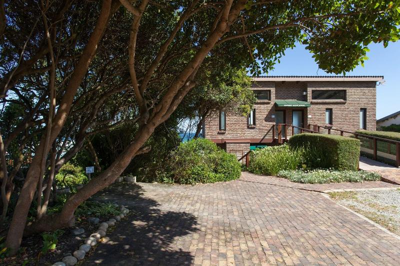 بنسيون Archrock Resort