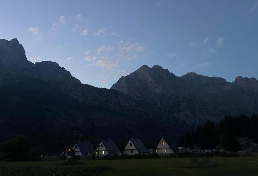 펜션 Bujtina Izet Selimaj