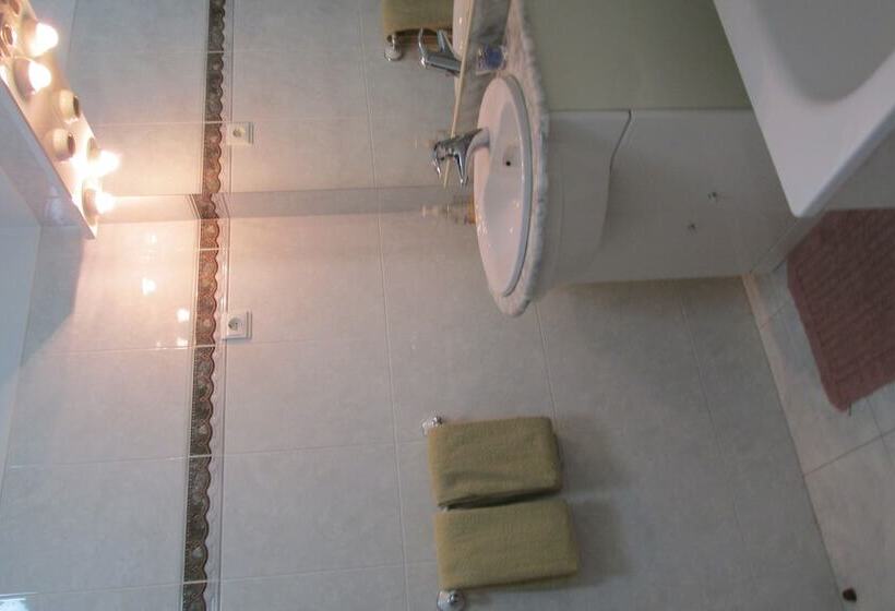 펜션 Homestay Marialva Park