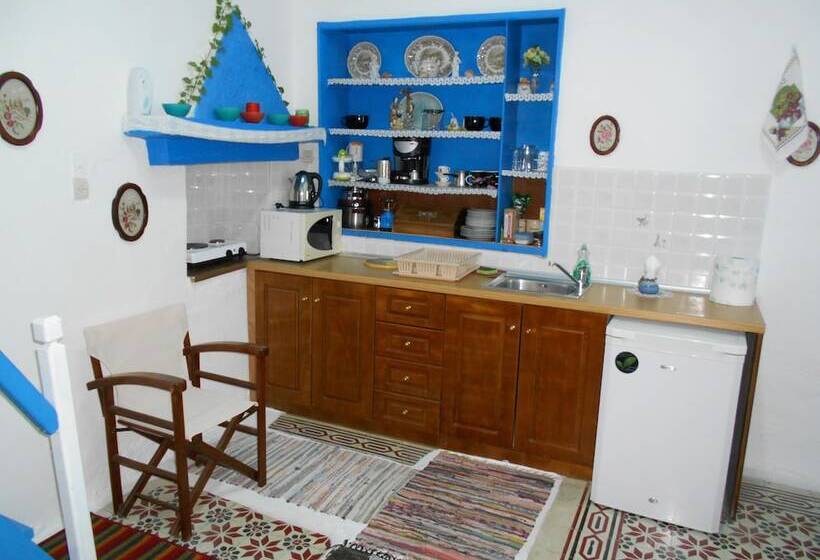 پانسیون Popi Studios