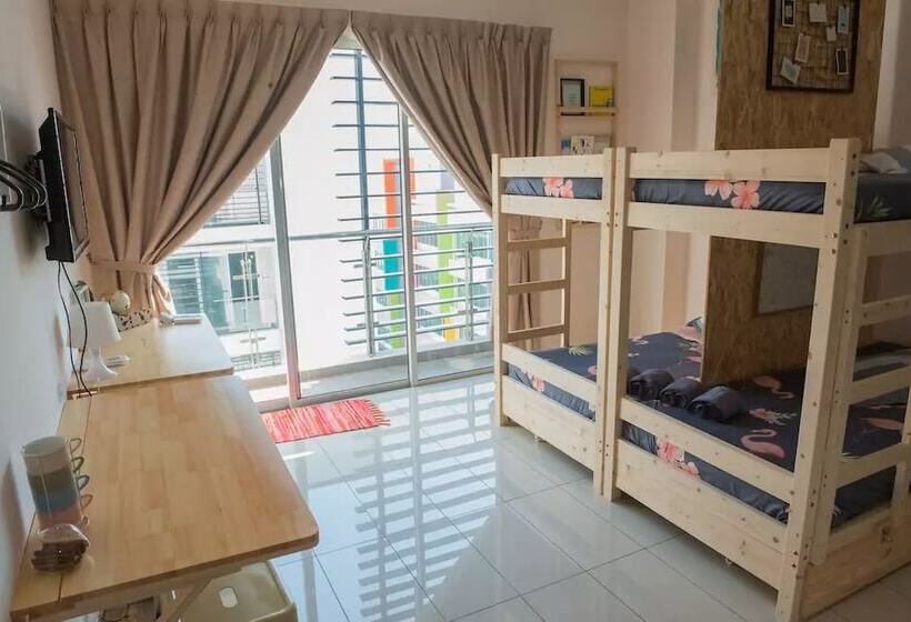 פנסיון Yo.om @ Aeropod Ecohom Stay 13