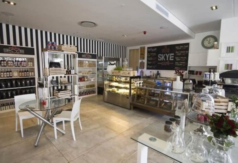 Sandton Skye Apartment   616