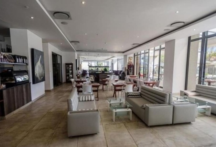 Sandton Skye Apartment   616