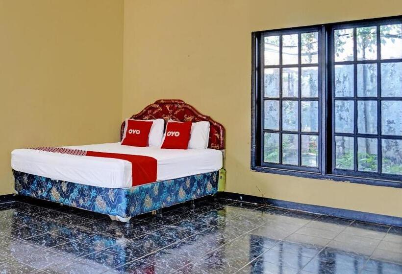 Spot On 91798 Hotel Grand Mutiara