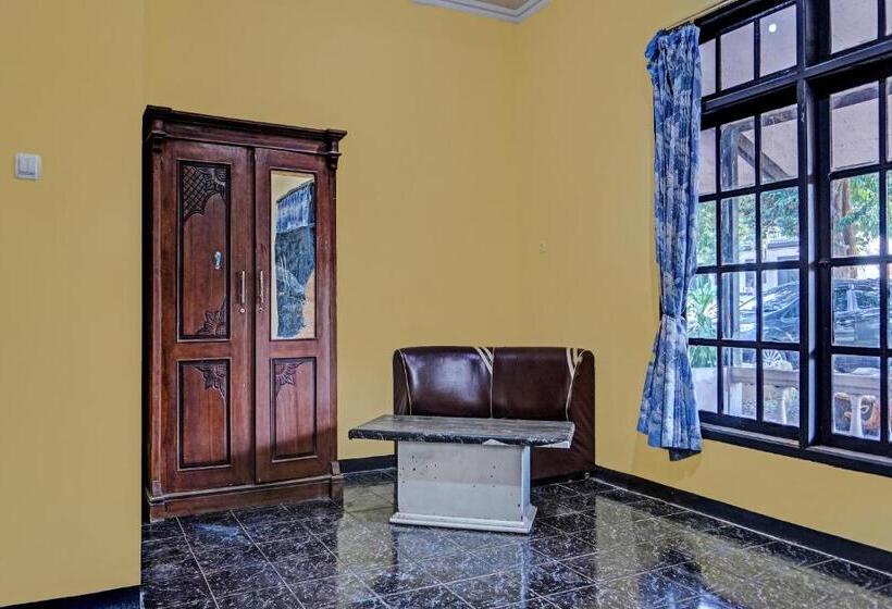 Spot On 91798 Hotel Grand Mutiara