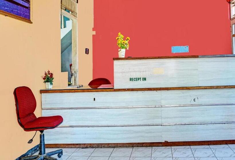 Spot On 91798 Hotel Grand Mutiara