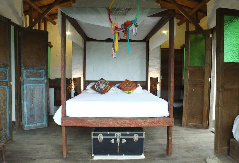 Viga Vieja Cabaña Rustica By Nomad Guru