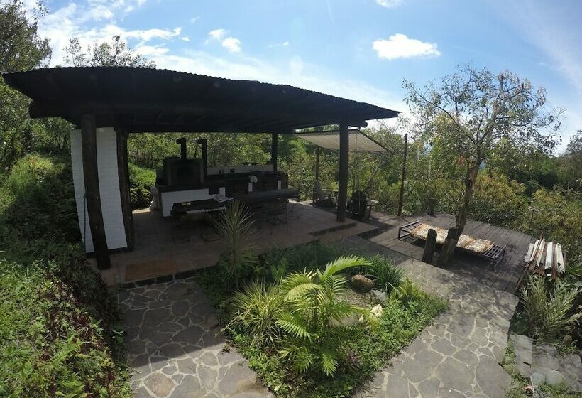 Viga Vieja Cabaña Rustica By Nomad Guru