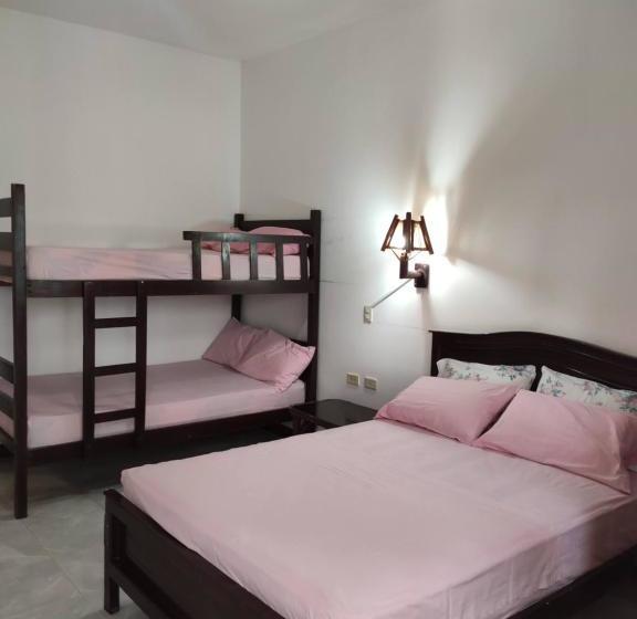 تختخواب و صبحانه Casa Kanús