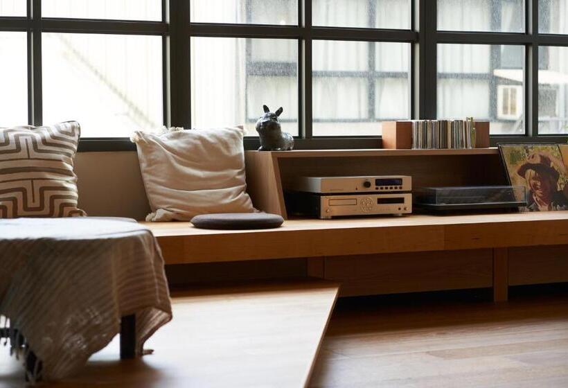 تختخواب و صبحانه Or Inn