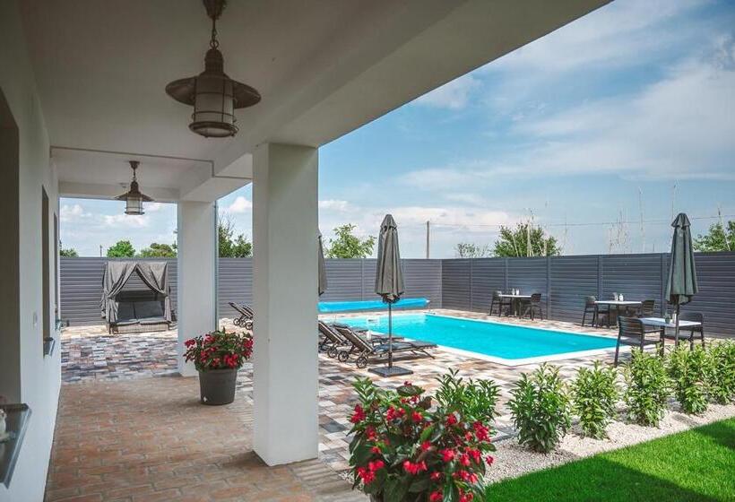 مبيت وإفطار Palkonyha Panzió Speiz