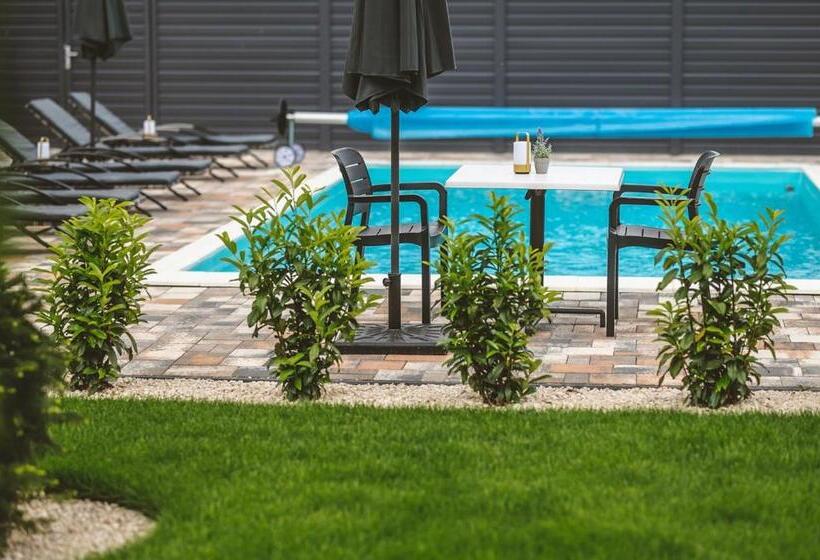 مبيت وإفطار Palkonyha Panzió Speiz