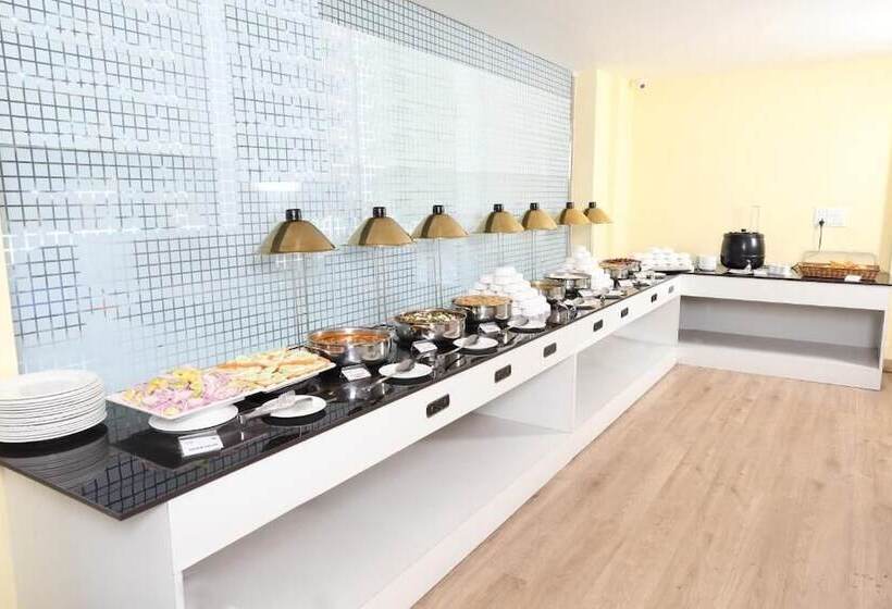 Click Hotel Transport Nagar