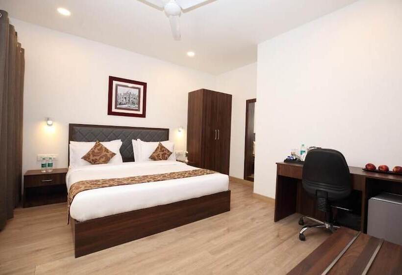 Click Hotel Transport Nagar