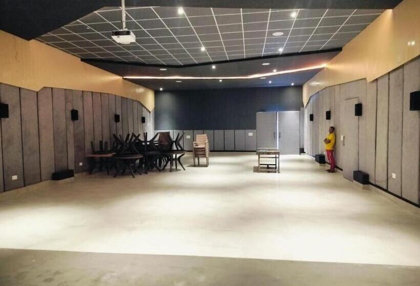 Hoa Resorts   Mountain View With Infinity Pool