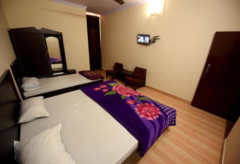 فندق Aarti The Boutique