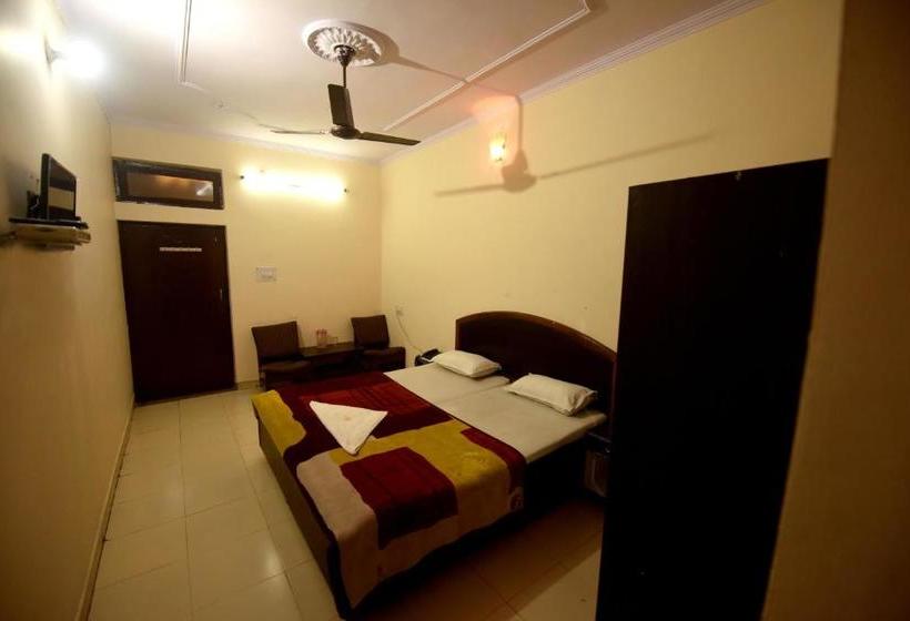 فندق Aarti The Boutique