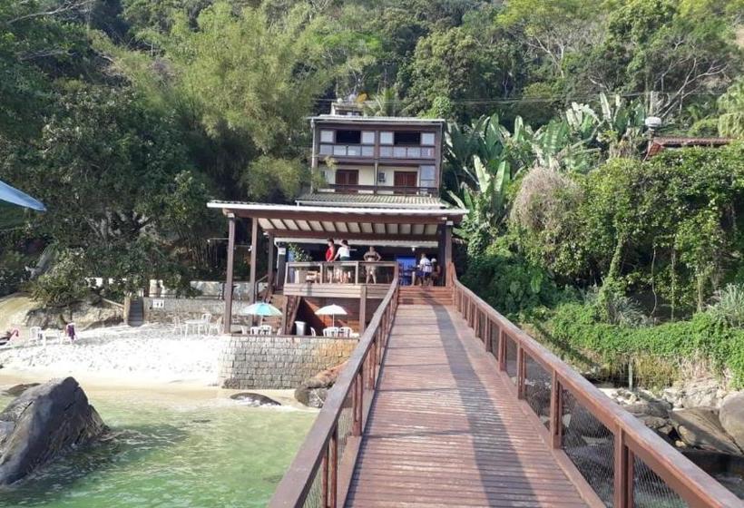 ホテル Angra Beach