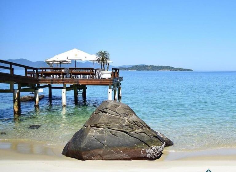 ホテル Angra Beach