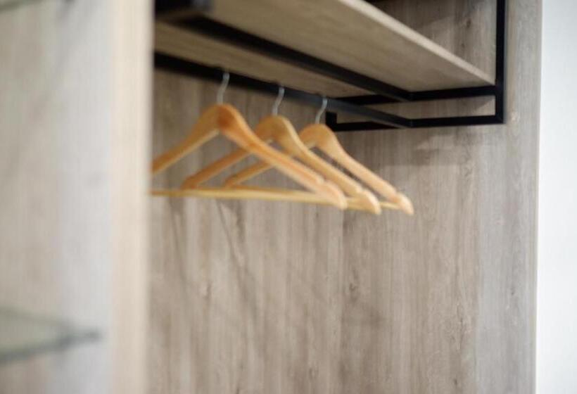 Bear’s Den Hotel Pattaya