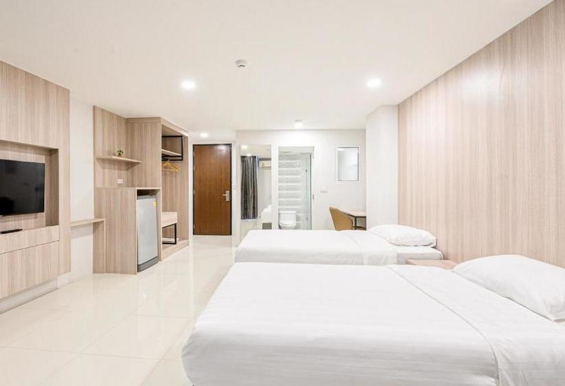 Bear’s Den Hotel Pattaya