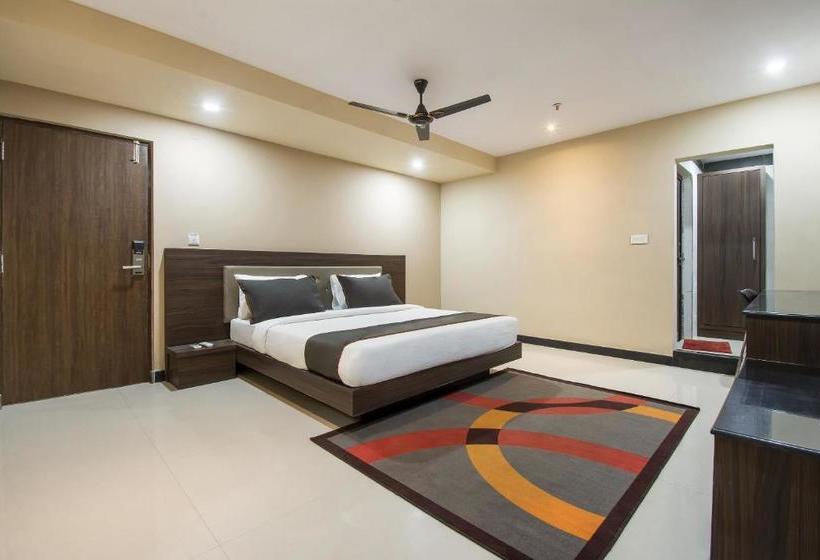 호텔 Collection O 76265 Rosee Wood