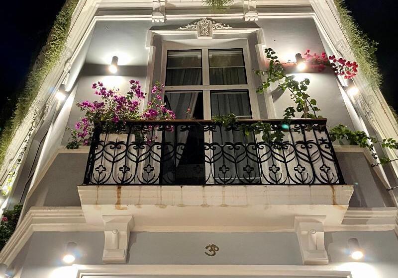 فندق Emblemático Hi Suites