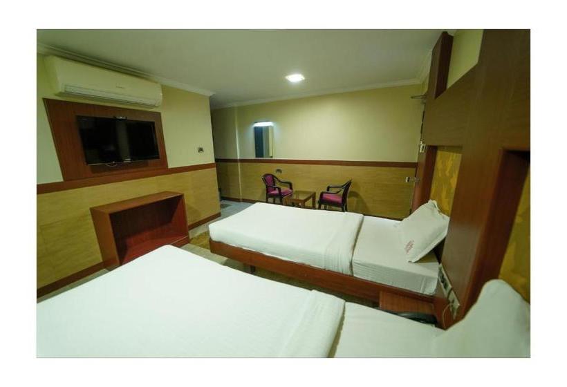 בית מלון כפרי Everestparkresidency