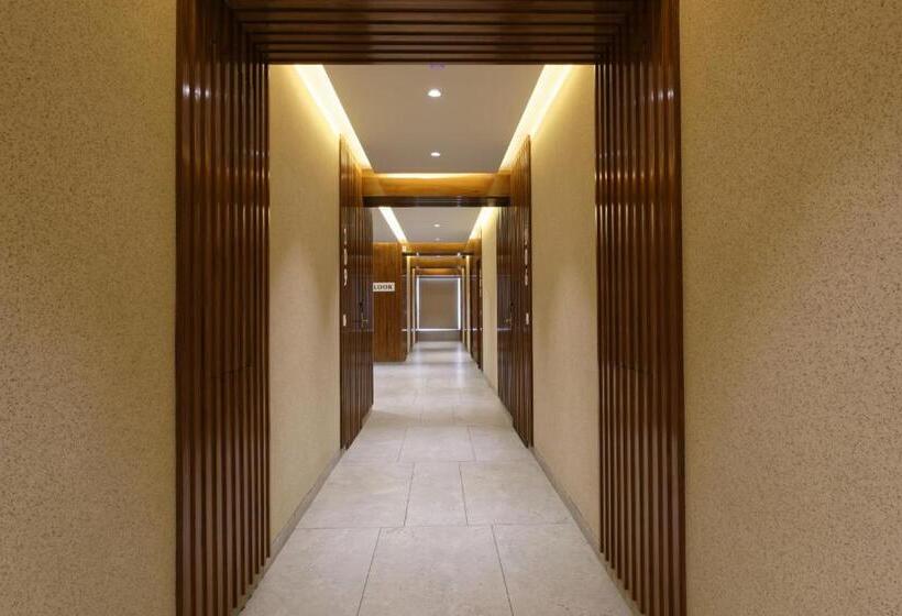 فندق Flourish International