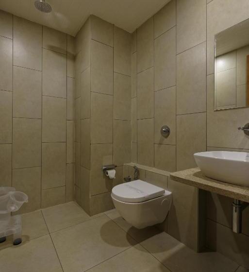 فندق Flourish International