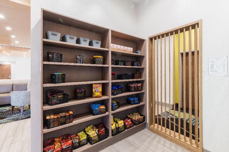 Отель Holiday Inn Express & Suites Columbia Downtown The Vista, An Ihg