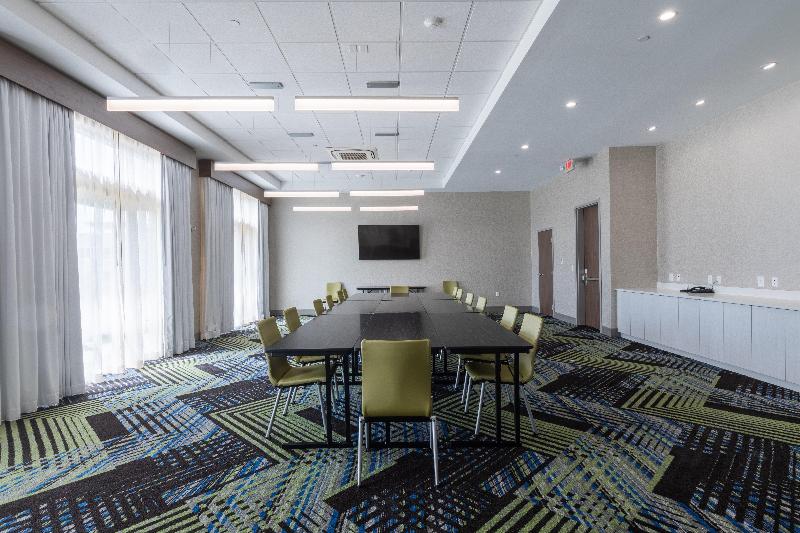 Отель Holiday Inn Express & Suites Columbia Downtown The Vista, An Ihg