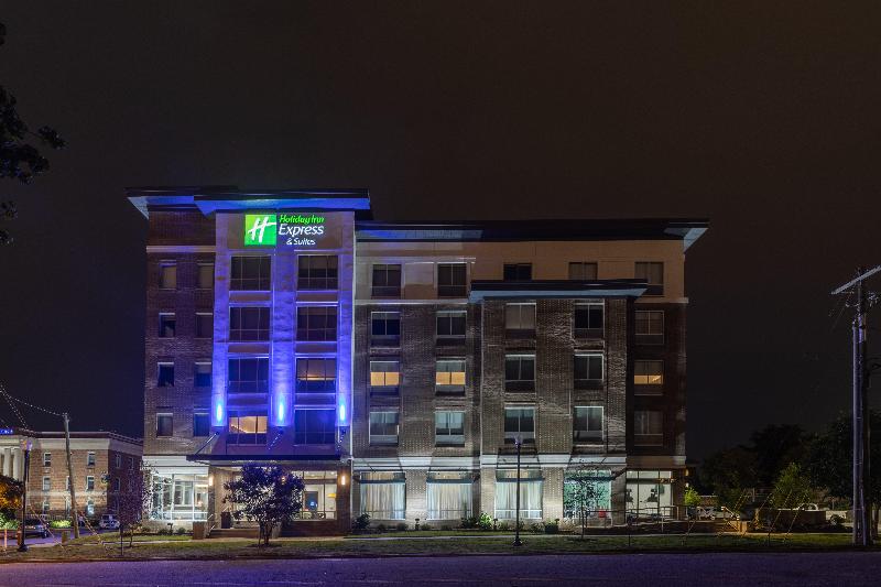Отель Holiday Inn Express & Suites Columbia Downtown The Vista, An Ihg