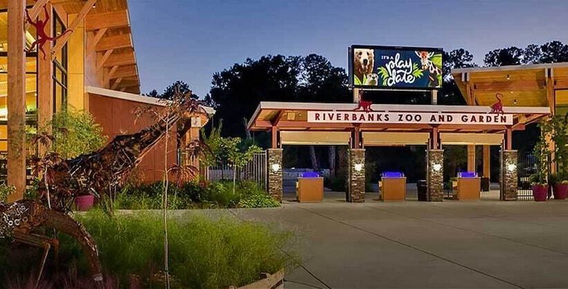 Отель Holiday Inn Express & Suites Columbia Downtown The Vista, An Ihg