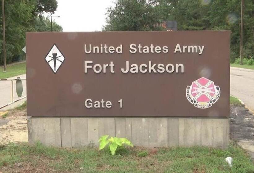 Отель Holiday Inn Express & Suites Columbia Downtown The Vista, An Ihg