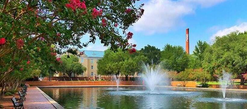 Отель Holiday Inn Express & Suites Columbia Downtown The Vista, An Ihg