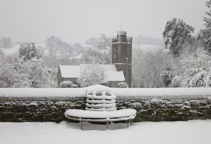 Отель Huntsham Court