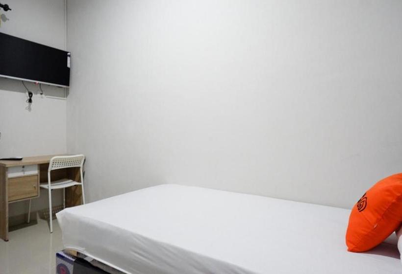 酒店 Koolkost Female Syariah Near Rsu Syubbanul Wathon Magelang