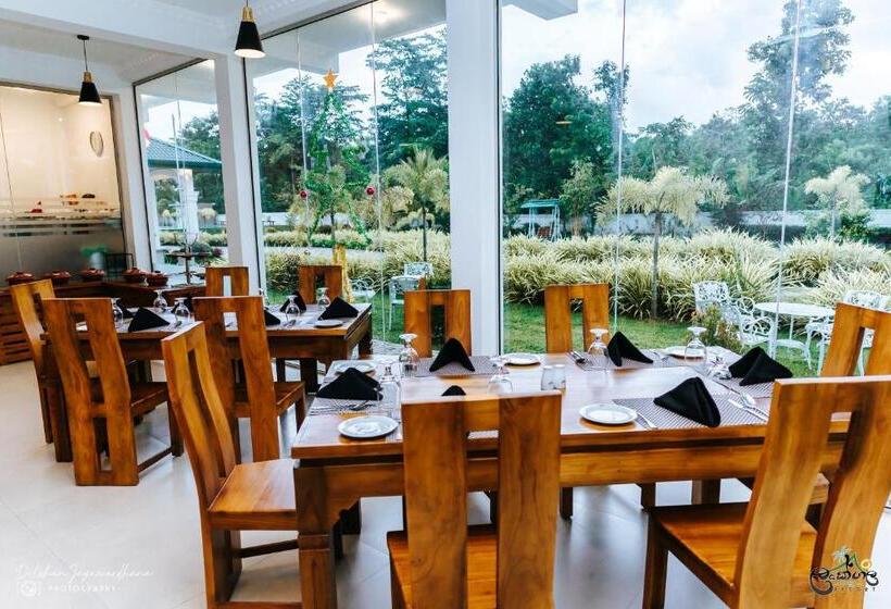 בית מלון כפרי Lakegala Resort