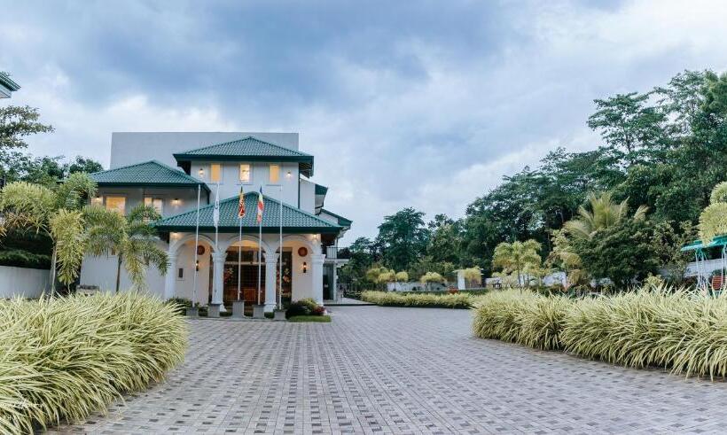 فندق Lakegala Resort