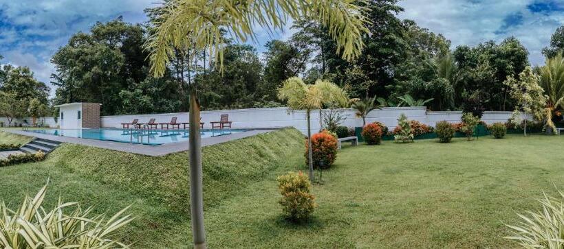 فندق Lakegala Resort