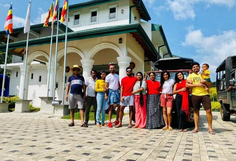 فندق Lakegala Resort