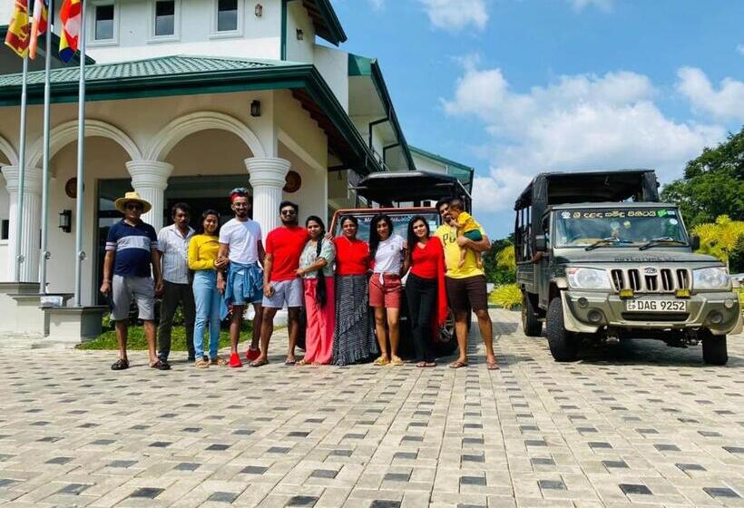 فندق Lakegala Resort